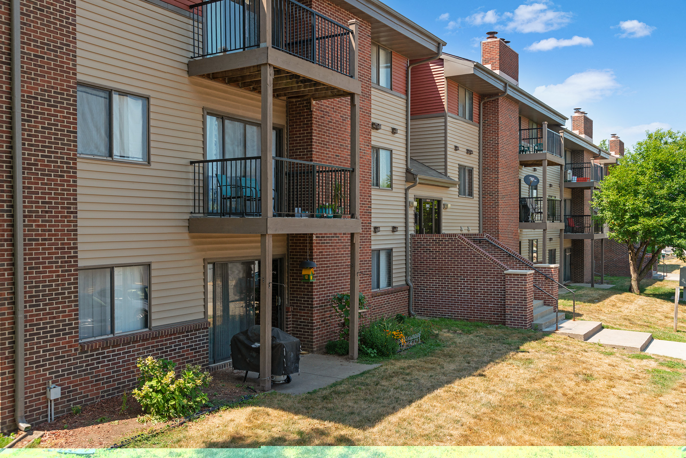 Washington Manor Apartments in West Des Moines, IA